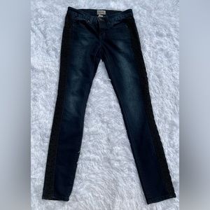 MUDD BLUE DENIM SKINNY JEANS WITH BLACK FLORAL LACE ON THE SIDE. SIZE 5